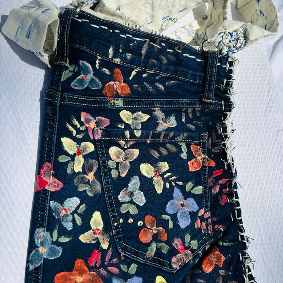 Colorful Bloom Crossbody Bag - Picture 5 of 6